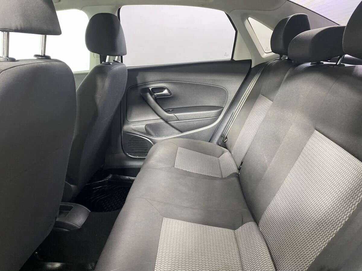 Volkswagen Polo с пробегом — 2011 год. Фото: #8