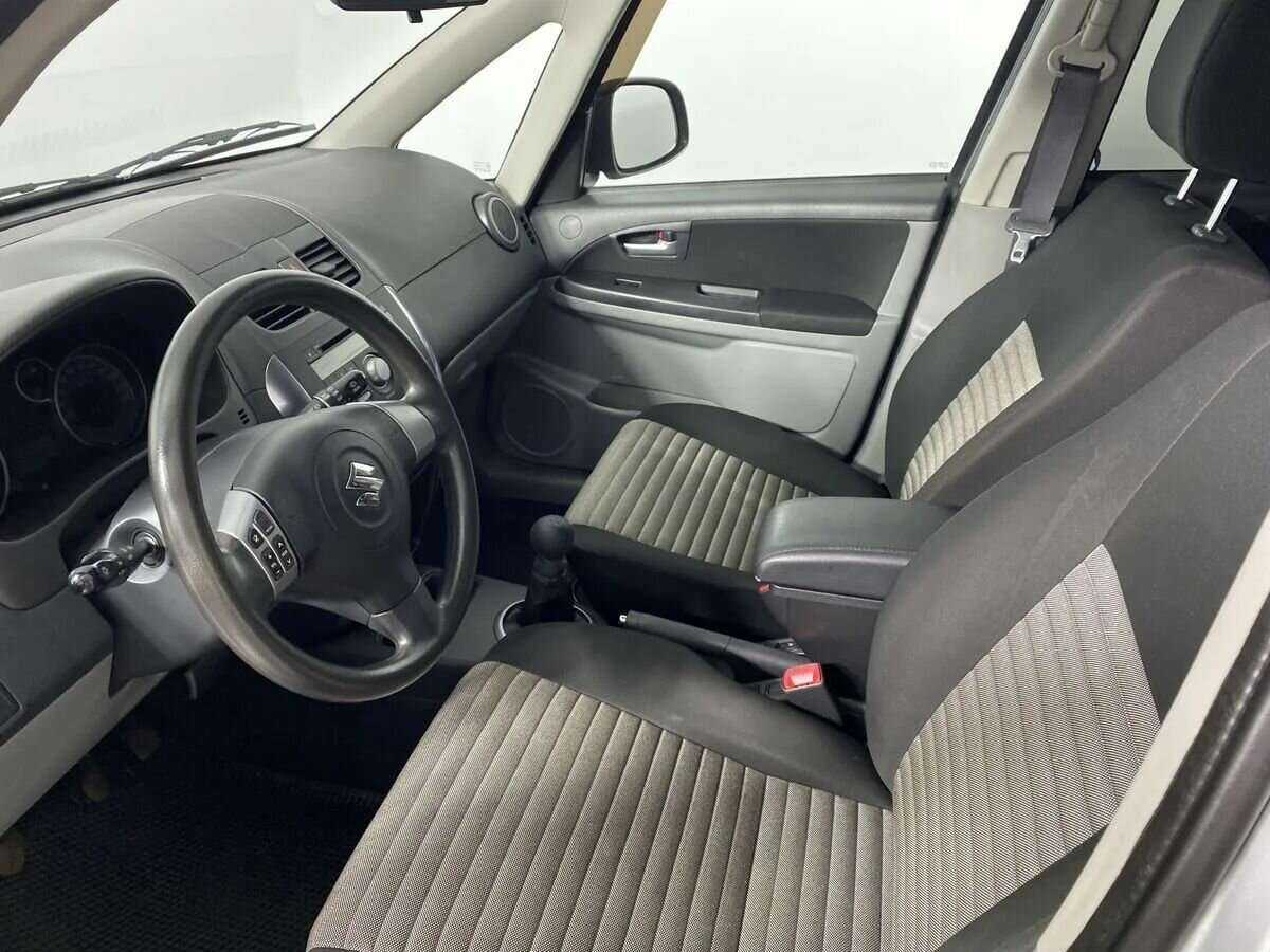 Suzuki SX4 с пробегом — 2010 год. Фото: #5