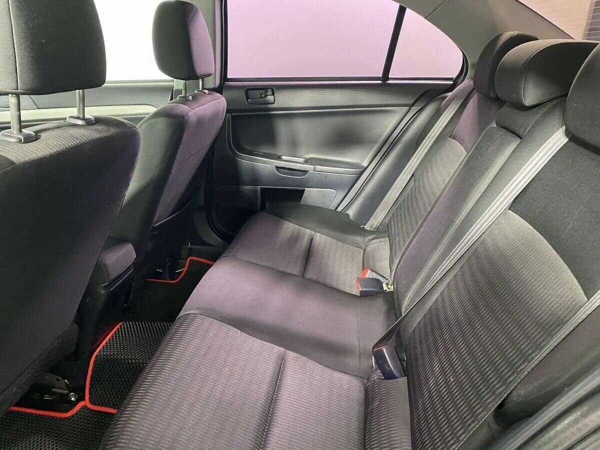 Mitsubishi Lancer с пробегом — 2012 год. Фото: #6