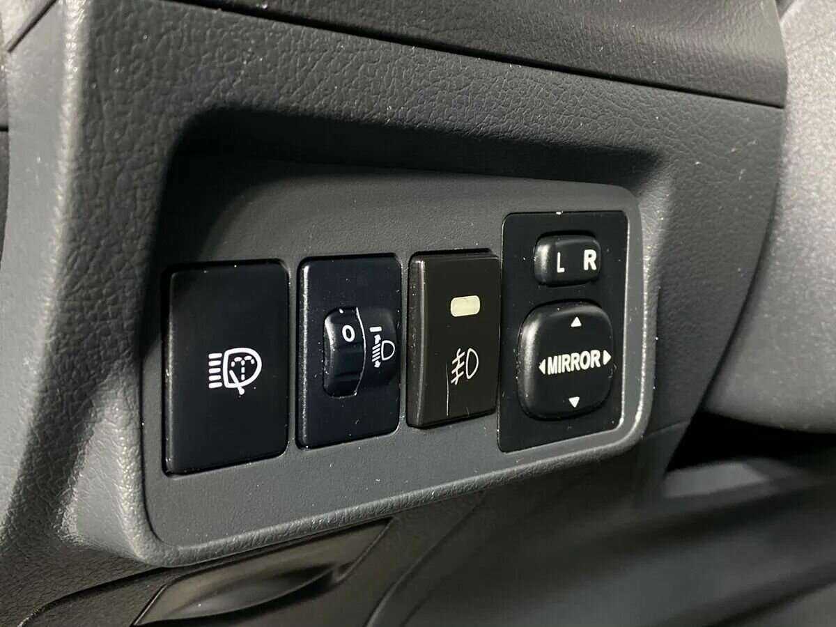 Toyota Corolla с пробегом — 2007 год. Фото: #10