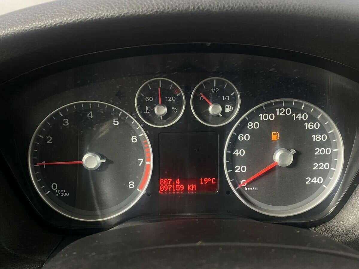 Ford Focus с пробегом — 2007 год. Фото: #12