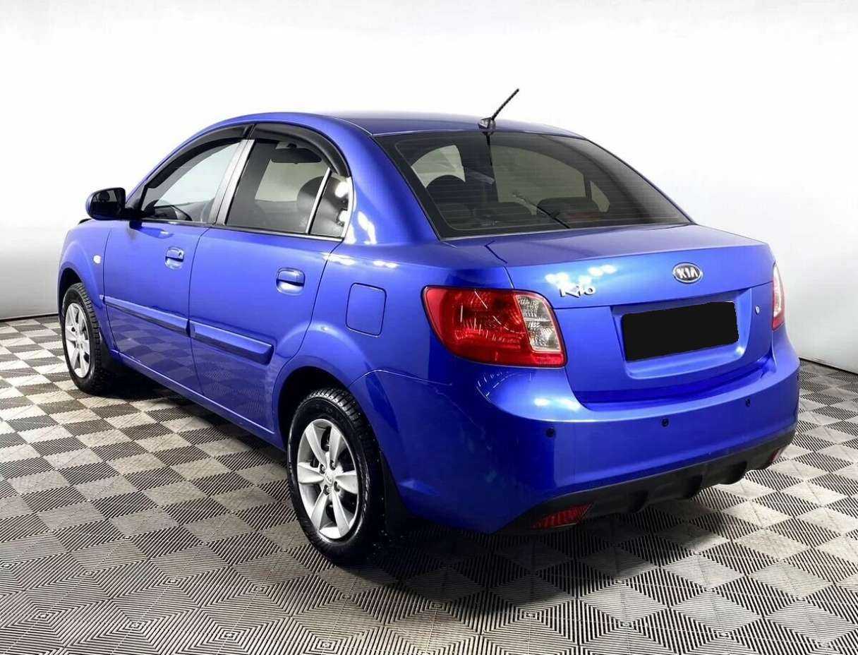 Kia Rio с пробегом — 2010 год. Фото: #5