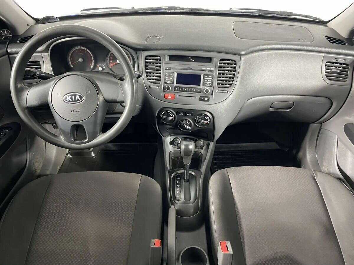 Kia Rio с пробегом — 2010 год. Фото: #9
