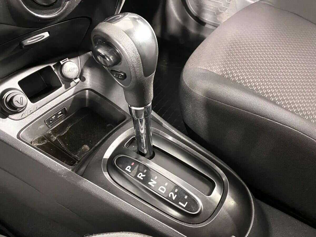 Kia Rio с пробегом — 2010 год. Фото: #12