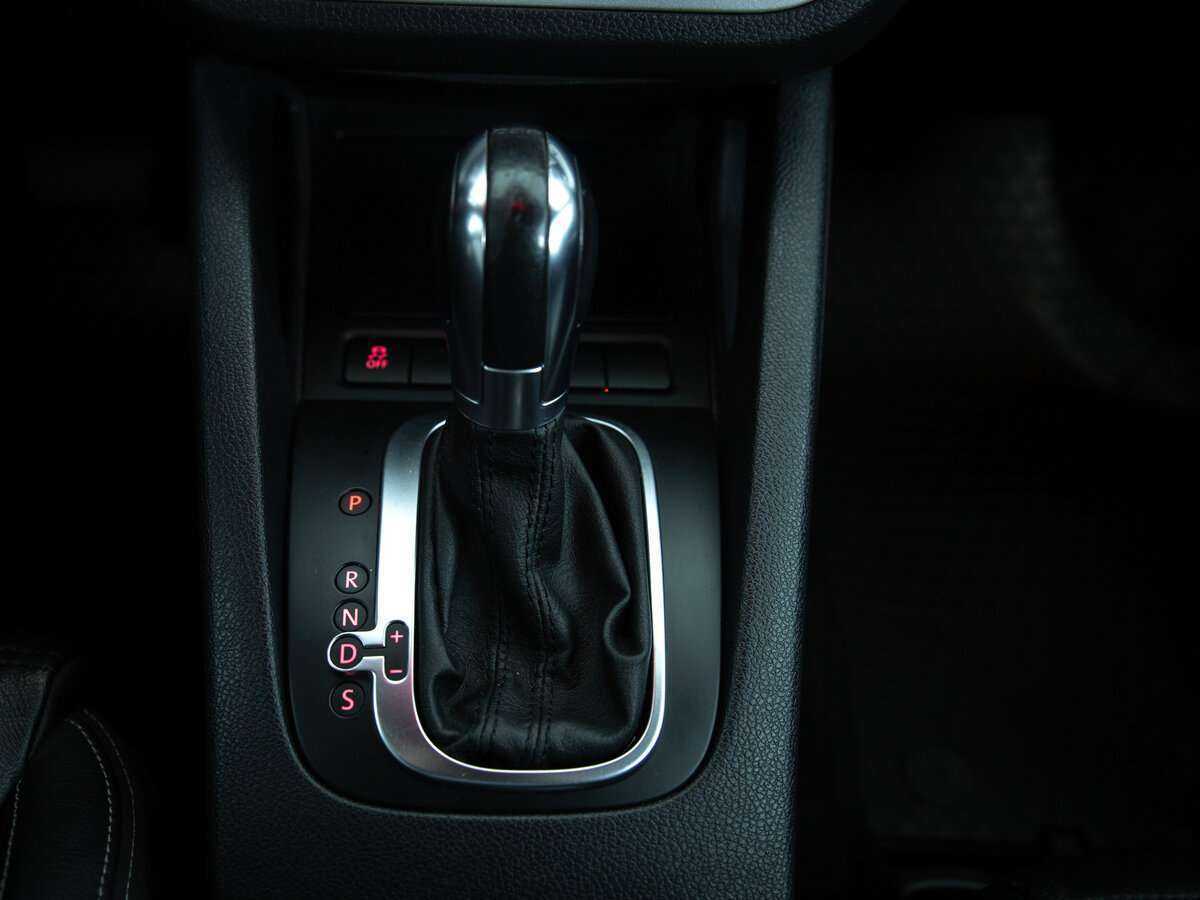 Volkswagen Scirocco с пробегом — 2011 год. Фото: #14