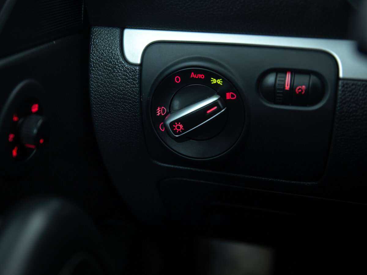 Volkswagen Scirocco с пробегом — 2011 год. Фото: #15