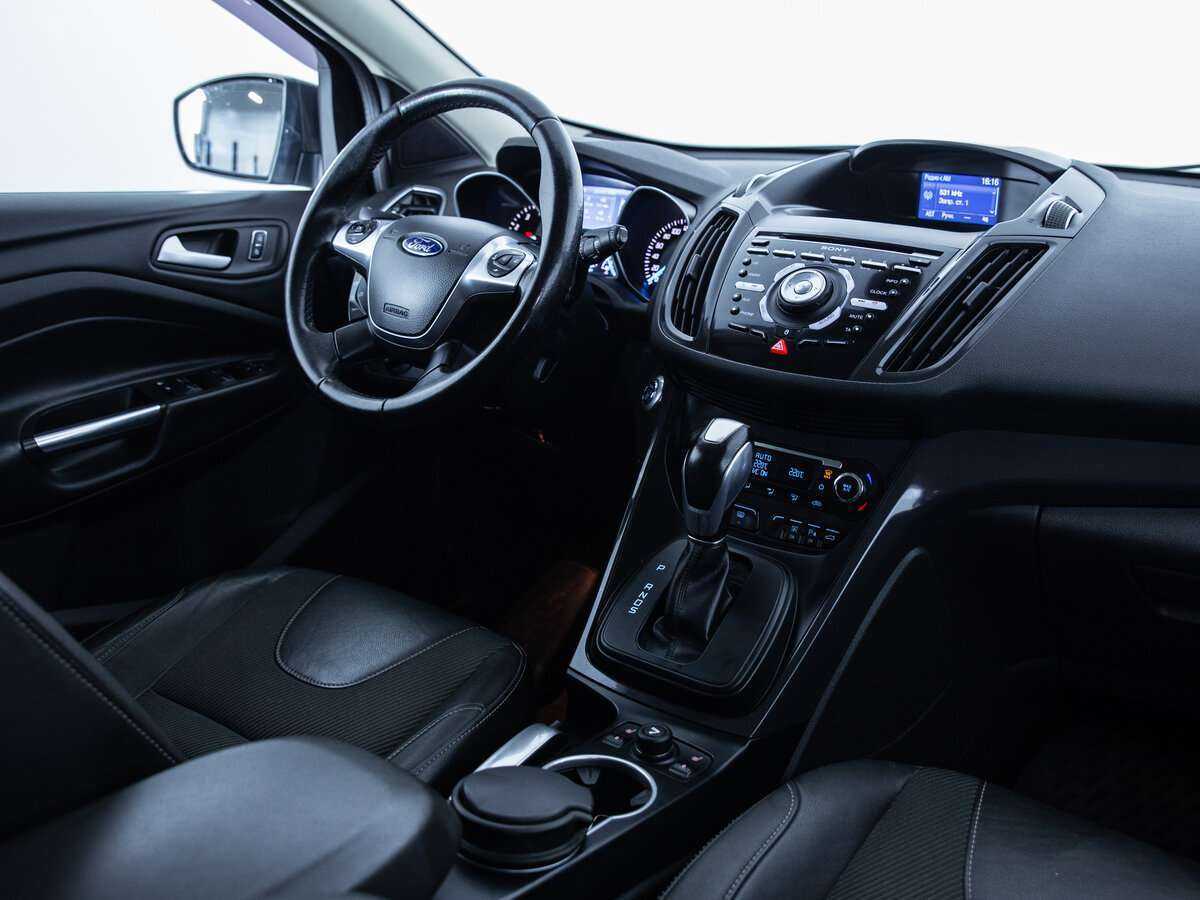 Ford Kuga с пробегом — 2015 год. Фото: #12