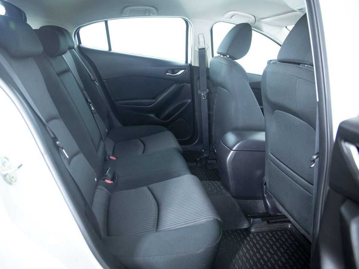 Mazda 3 с пробегом — 2014 год. Фото: #18