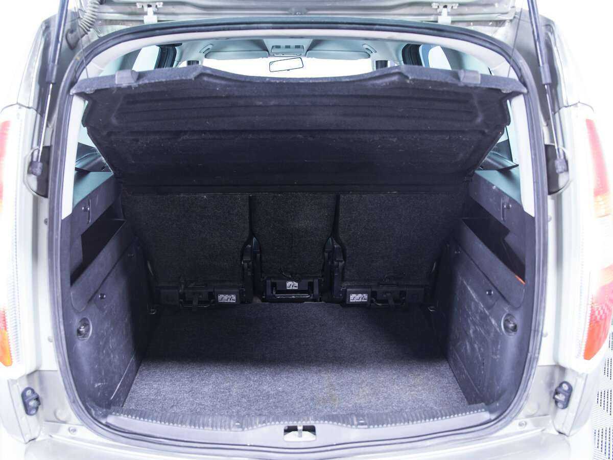 Skoda Roomster с пробегом — 2011 год. Фото: #9