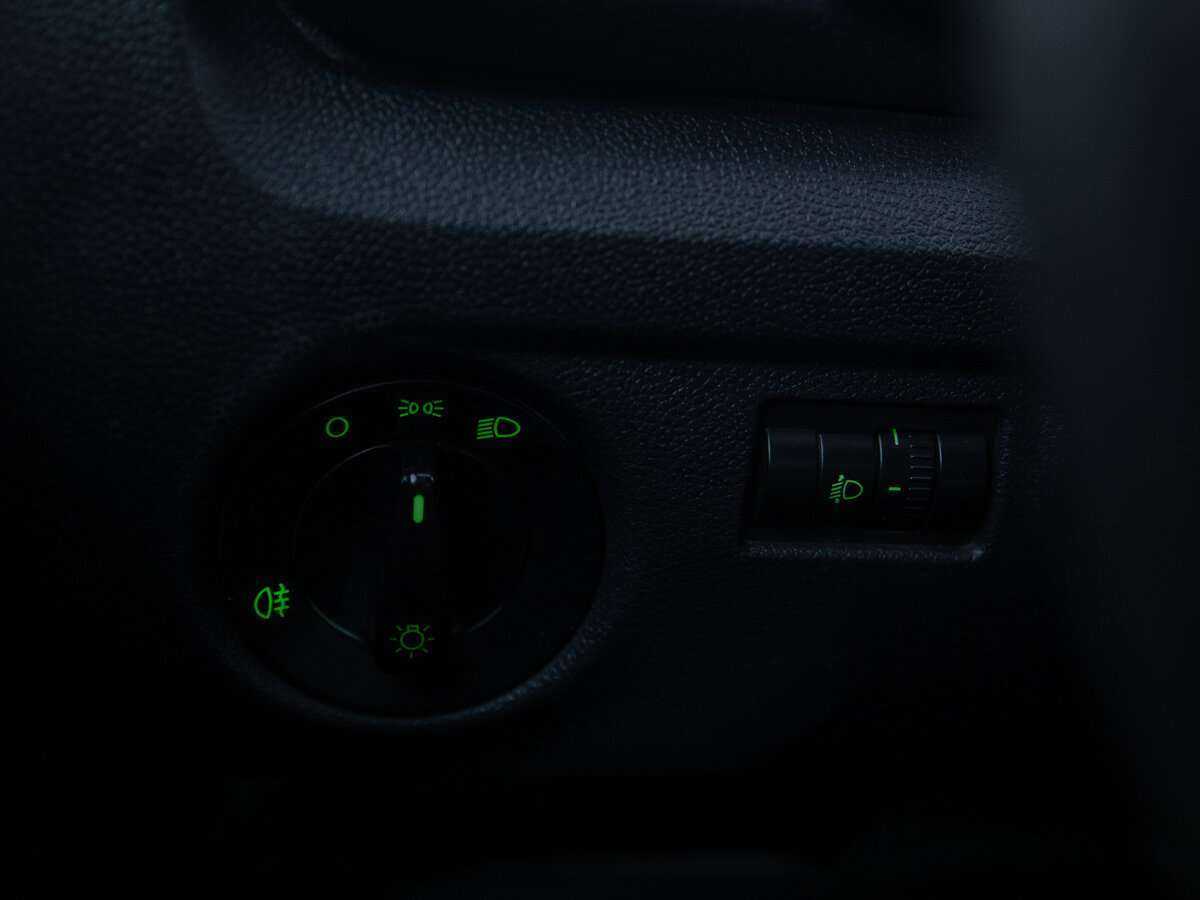 Skoda Roomster с пробегом — 2011 год. Фото: #14