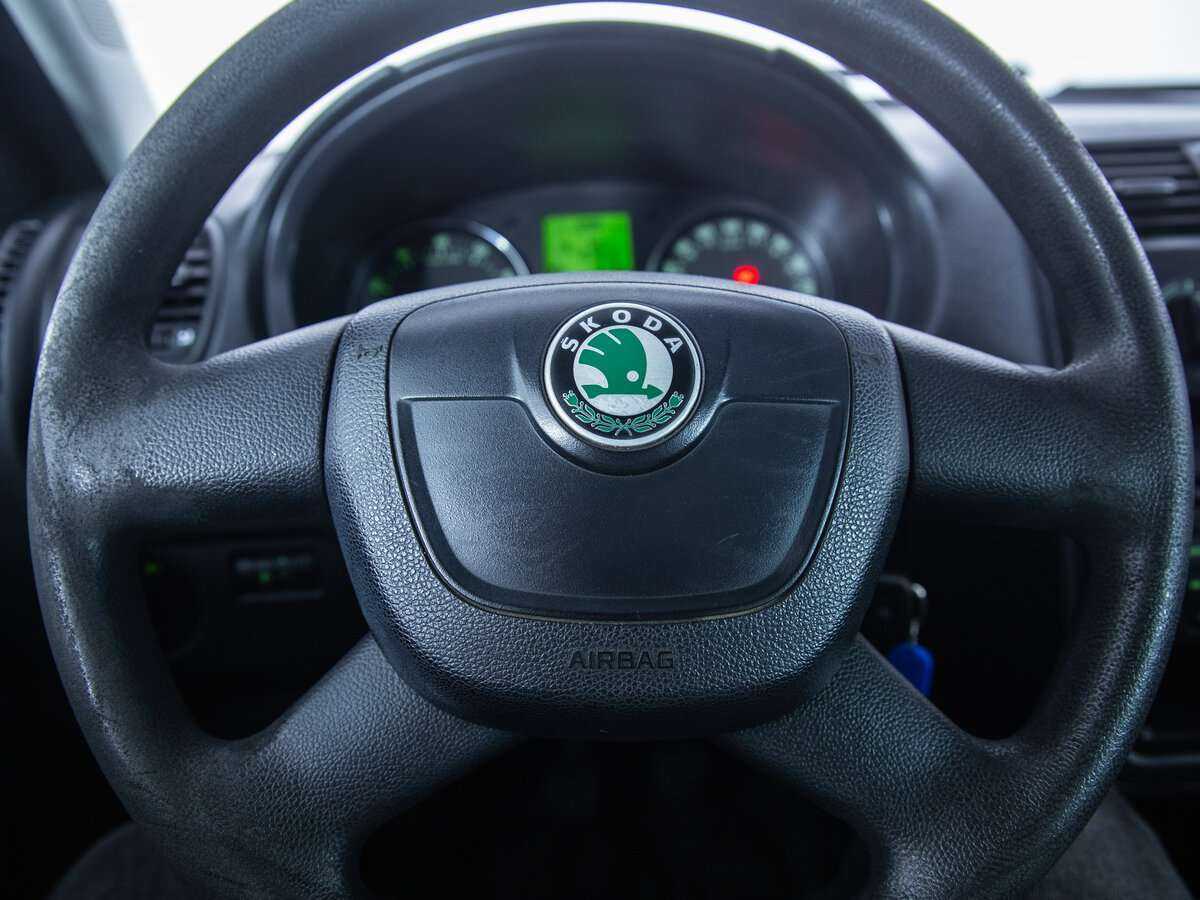 Skoda Roomster с пробегом — 2011 год. Фото: #15