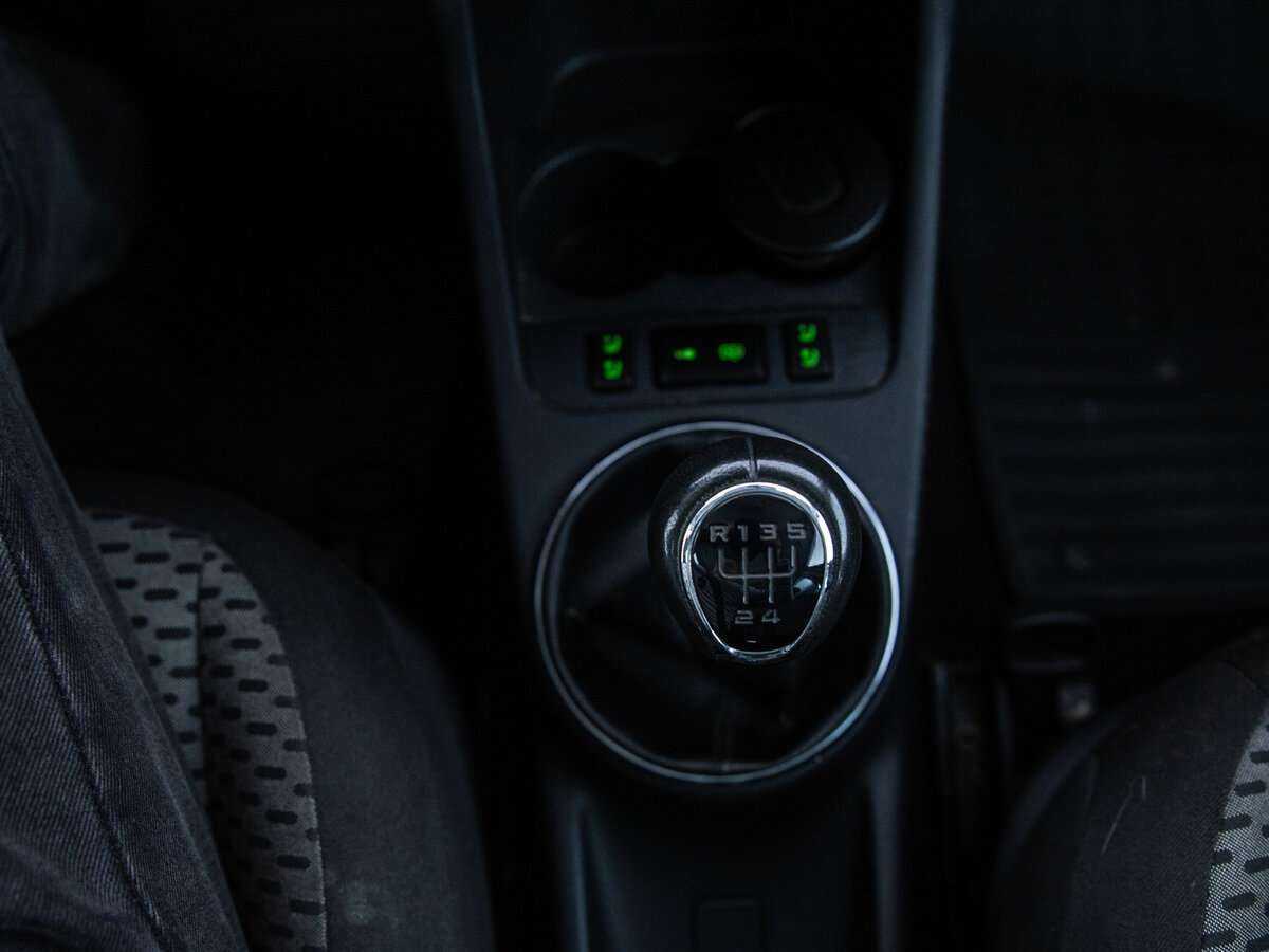 Skoda Roomster с пробегом — 2011 год. Фото: #18