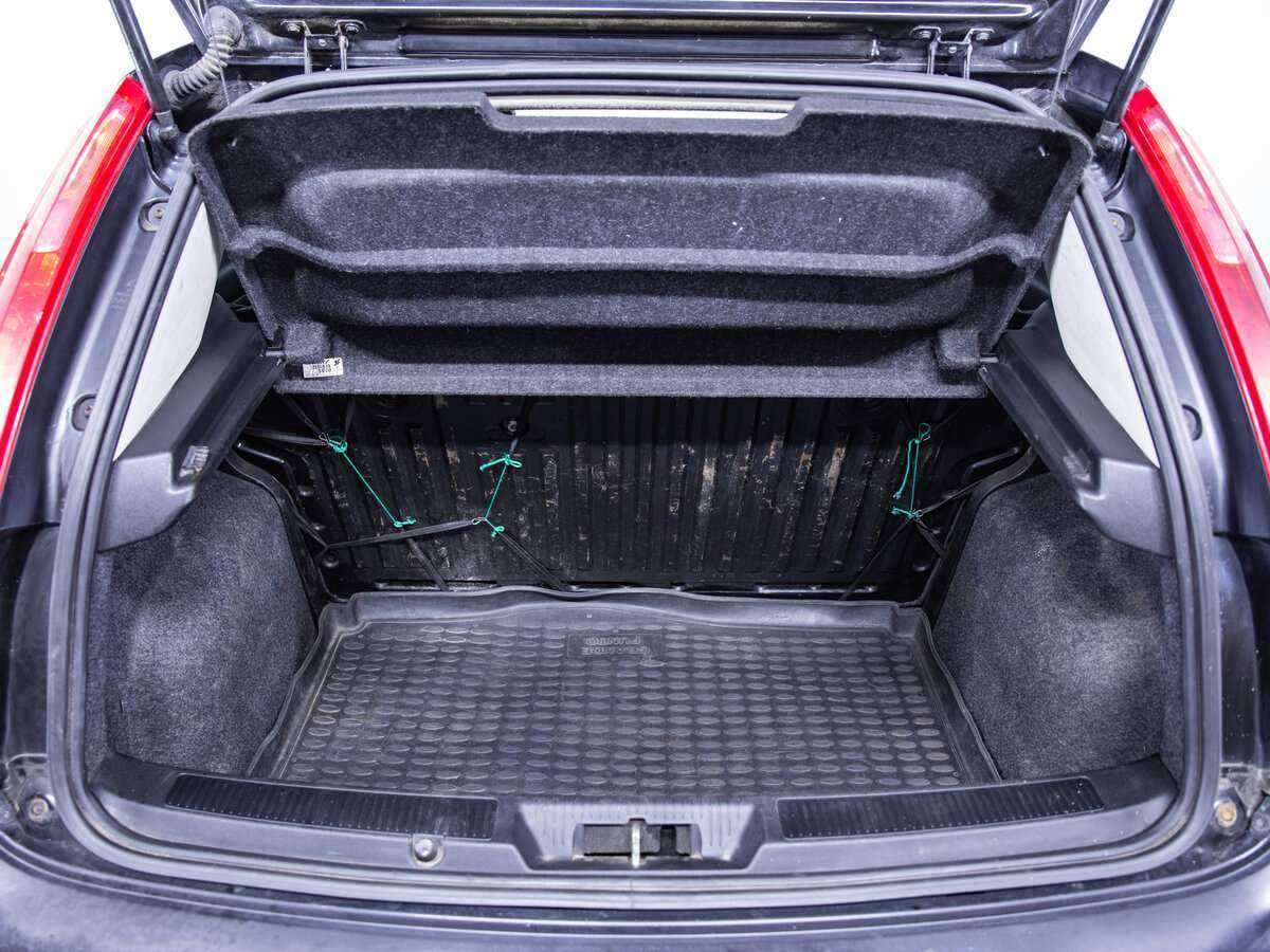 Fiat Punto с пробегом — 2007 год. Фото: #8