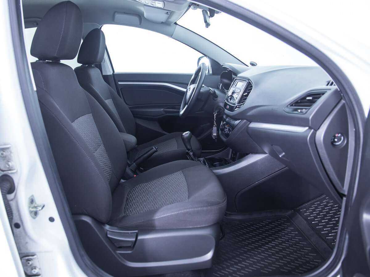 Lada (ВАЗ) Vesta с пробегом — 2018 год. Фото: #10