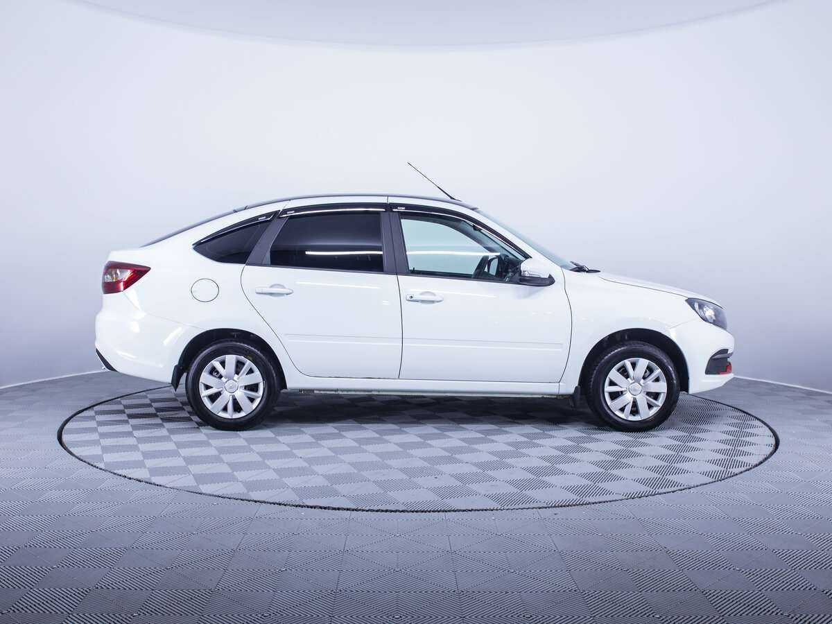 Lada (ВАЗ) Granta с пробегом — 2023 год. Фото: #3