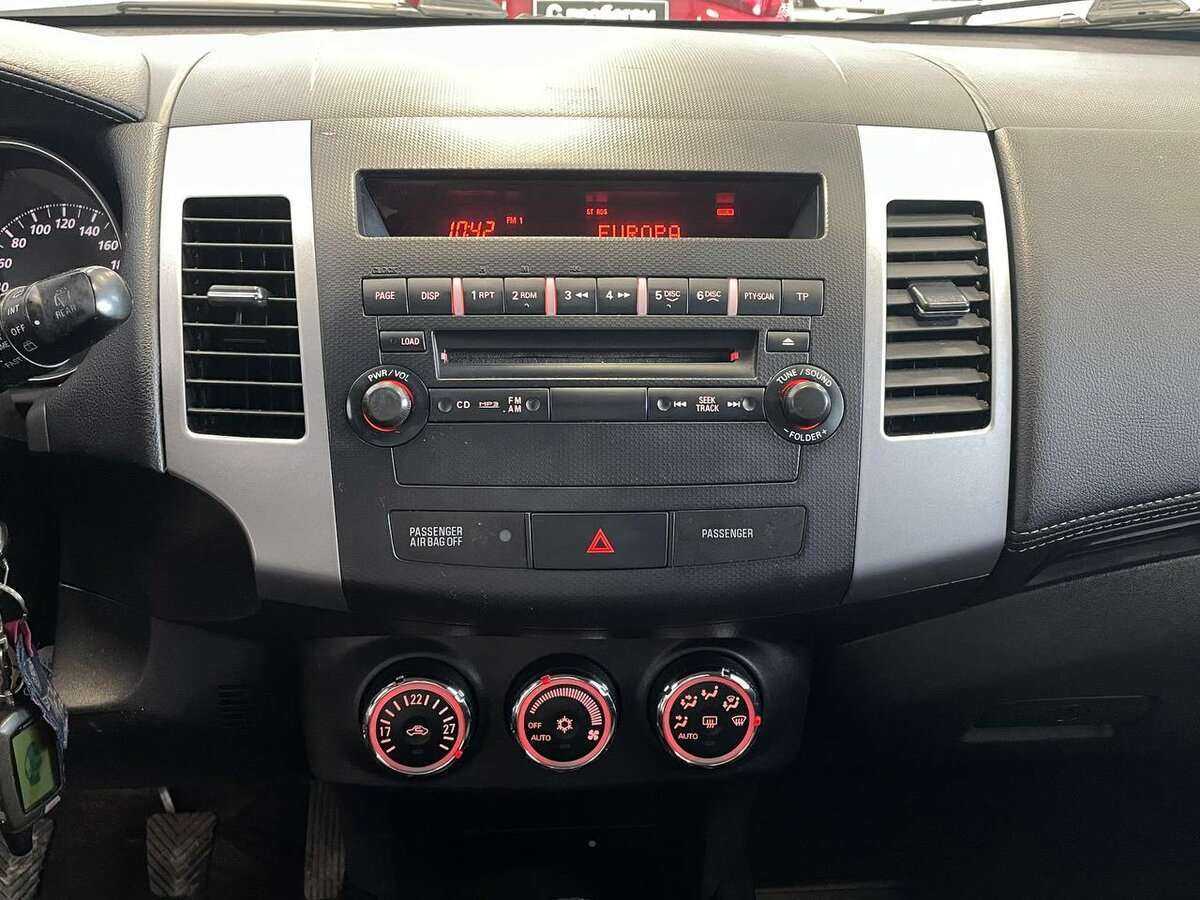 Mitsubishi Outlander с пробегом — 2011 год. Фото: #5