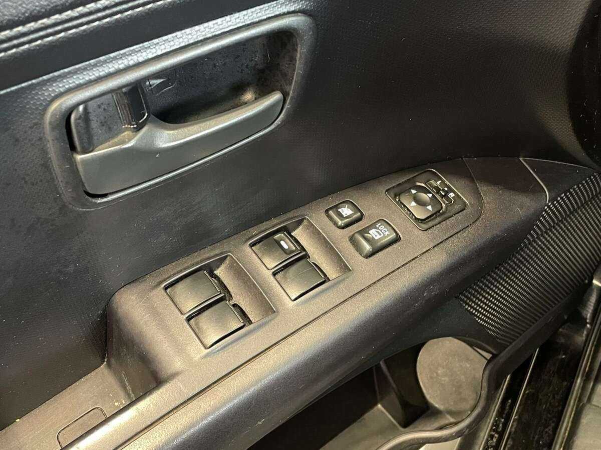 Mitsubishi Outlander с пробегом — 2011 год. Фото: #6