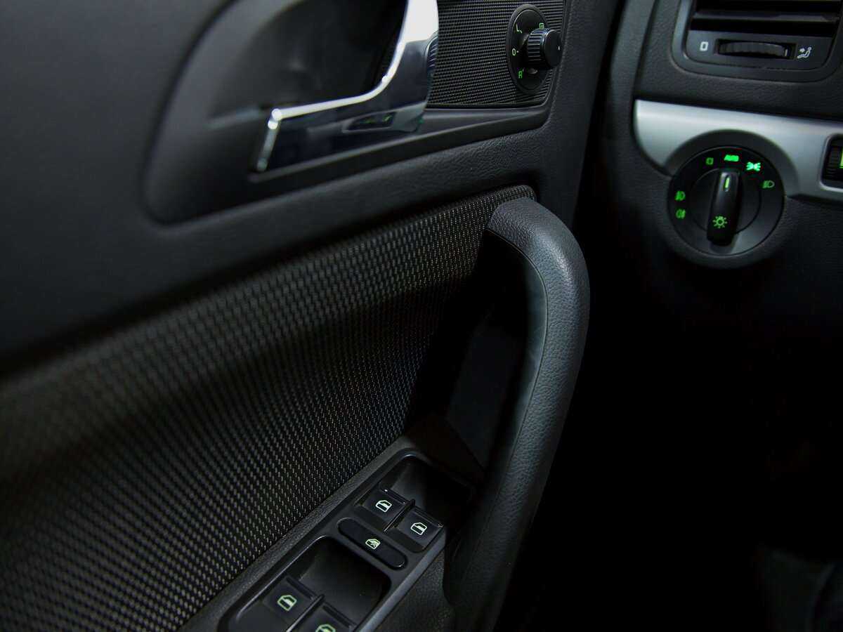 Skoda Yeti с пробегом — 2010 год. Фото: #11