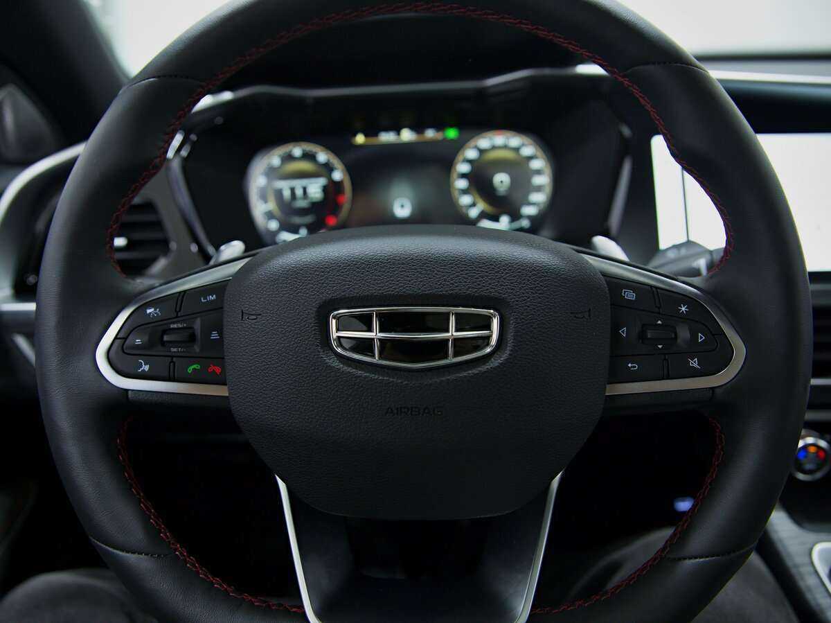 Geely Tugella с пробегом — 2023 год. Фото: #7