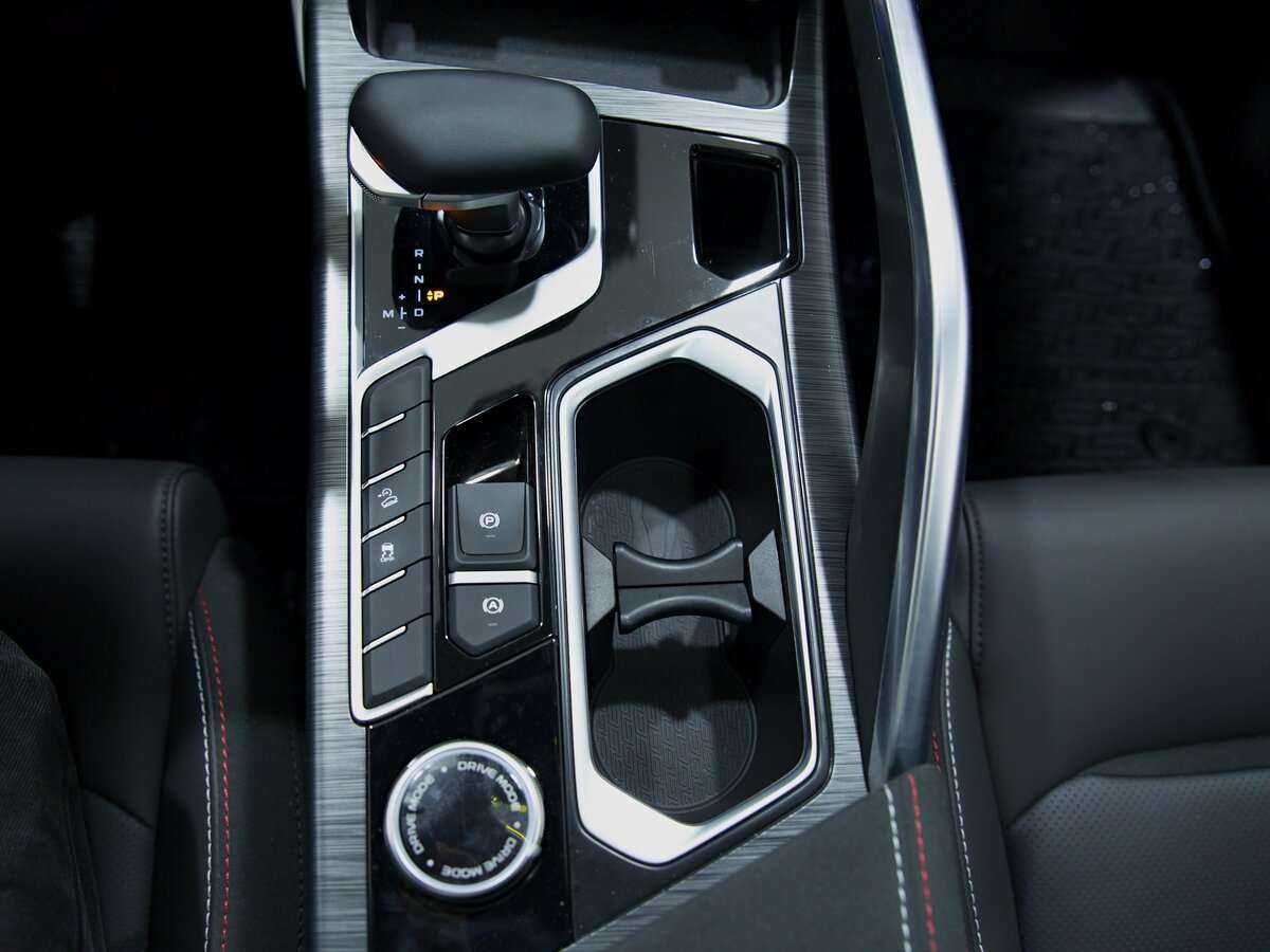 Geely Tugella с пробегом — 2023 год. Фото: #9