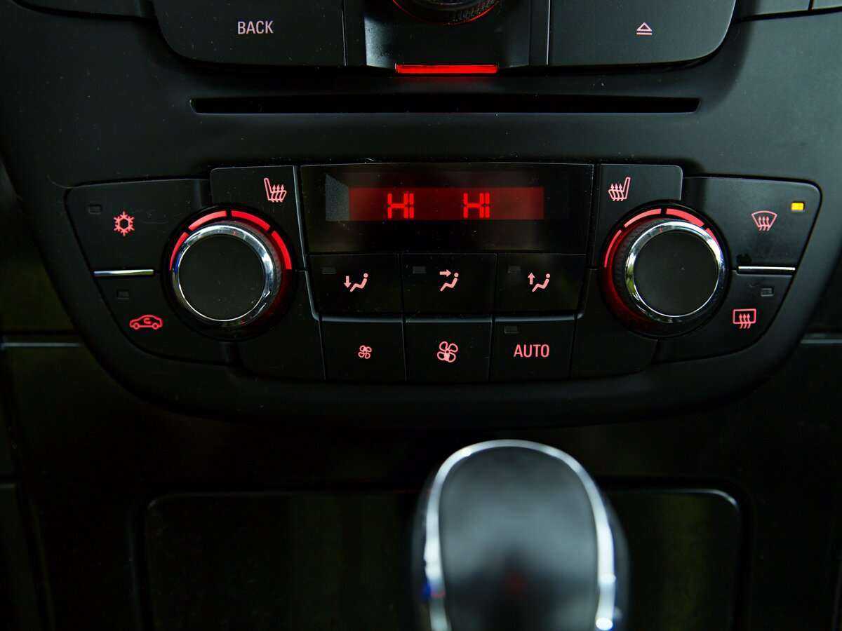 Opel Insignia с пробегом — 2009 год. Фото: #14