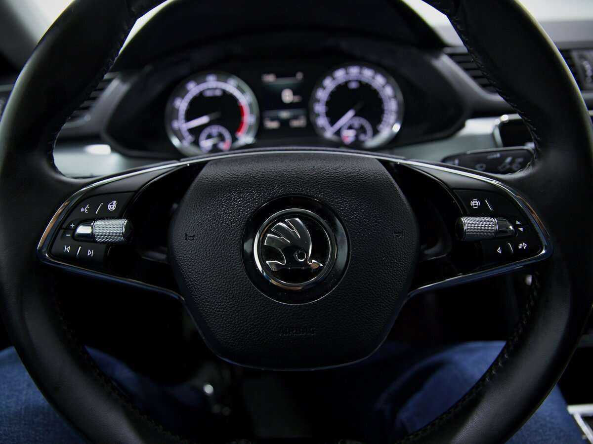 Skoda Superb с пробегом — 2021 год. Фото: #7