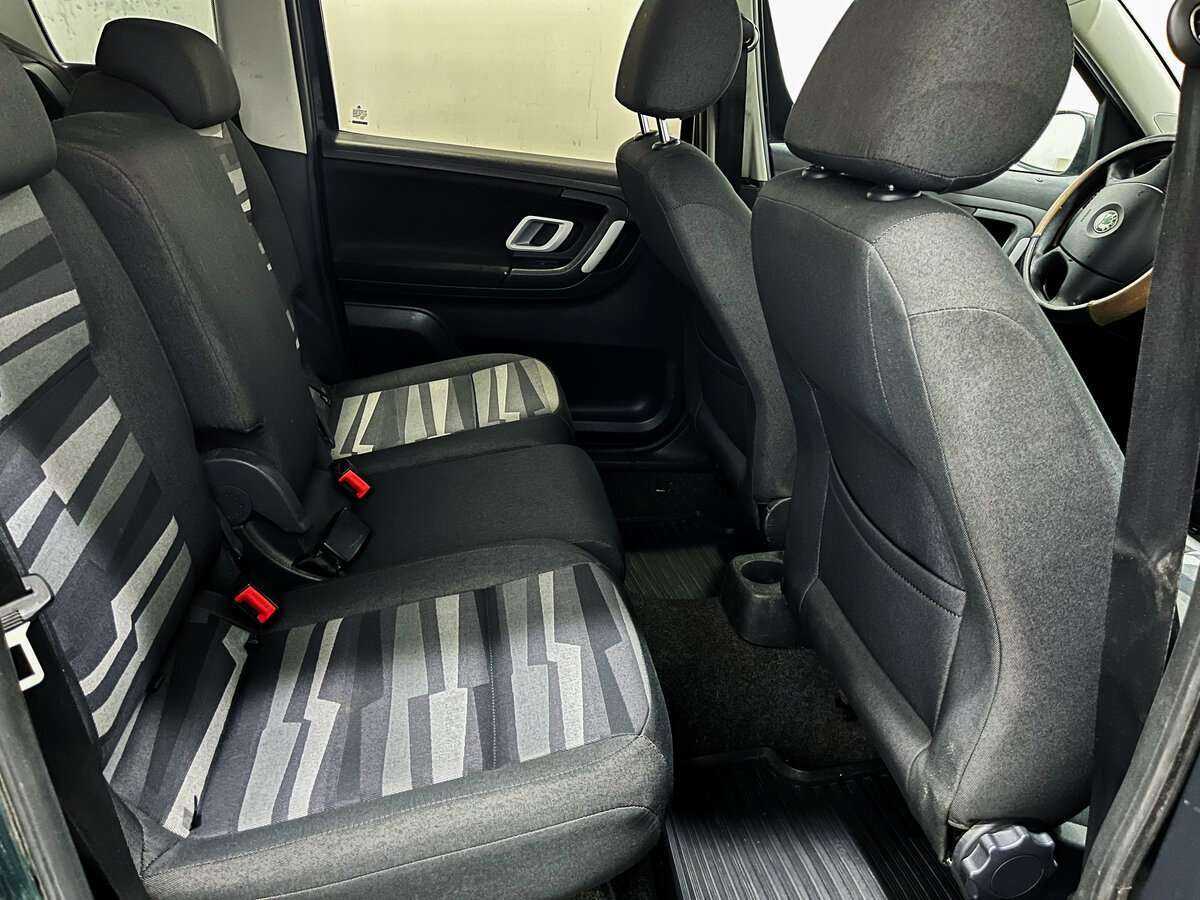 Skoda Roomster с пробегом — 2007 год. Фото: #5