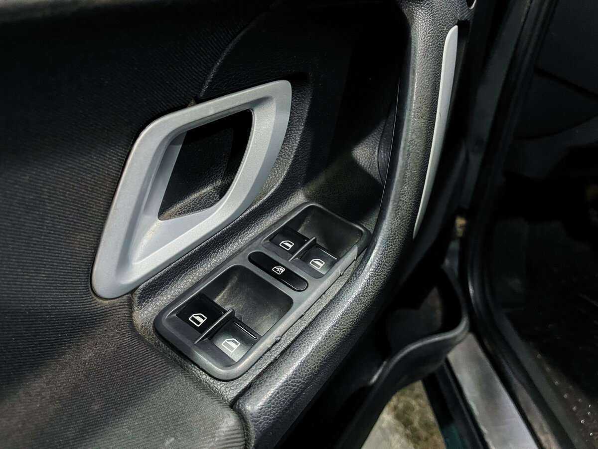 Skoda Roomster с пробегом — 2007 год. Фото: #7