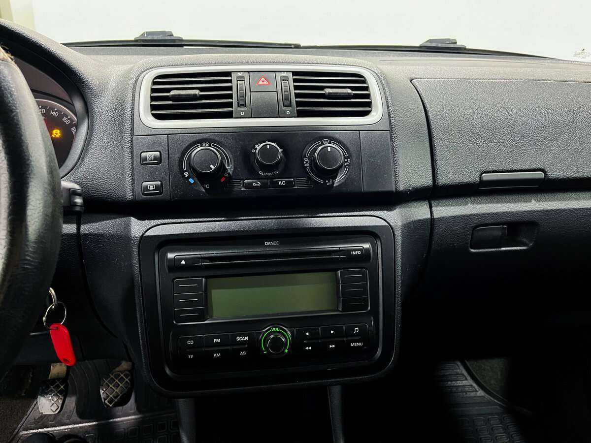 Skoda Roomster с пробегом — 2007 год. Фото: #10