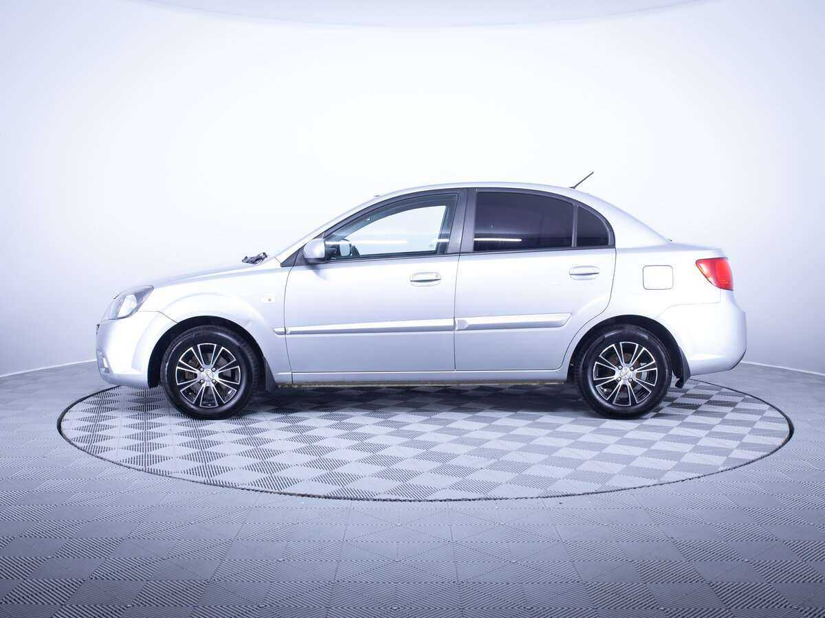 Kia Rio с пробегом — 2010 год. Фото: #7