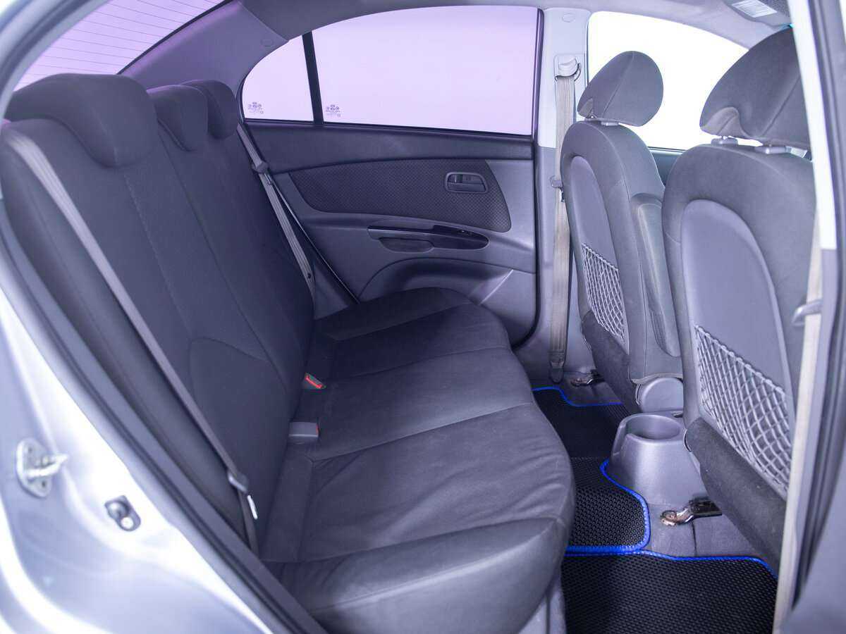 Kia Rio с пробегом — 2010 год. Фото: #8