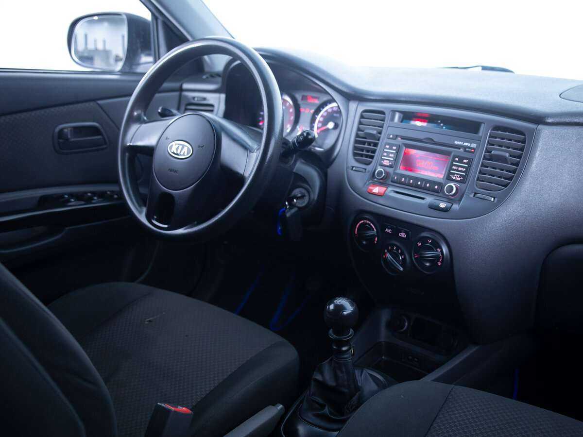 Kia Rio с пробегом — 2010 год. Фото: #10