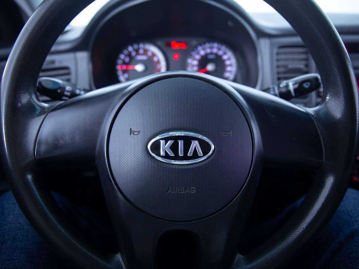 Kia Rio с пробегом — 2010 год. Фото: #13