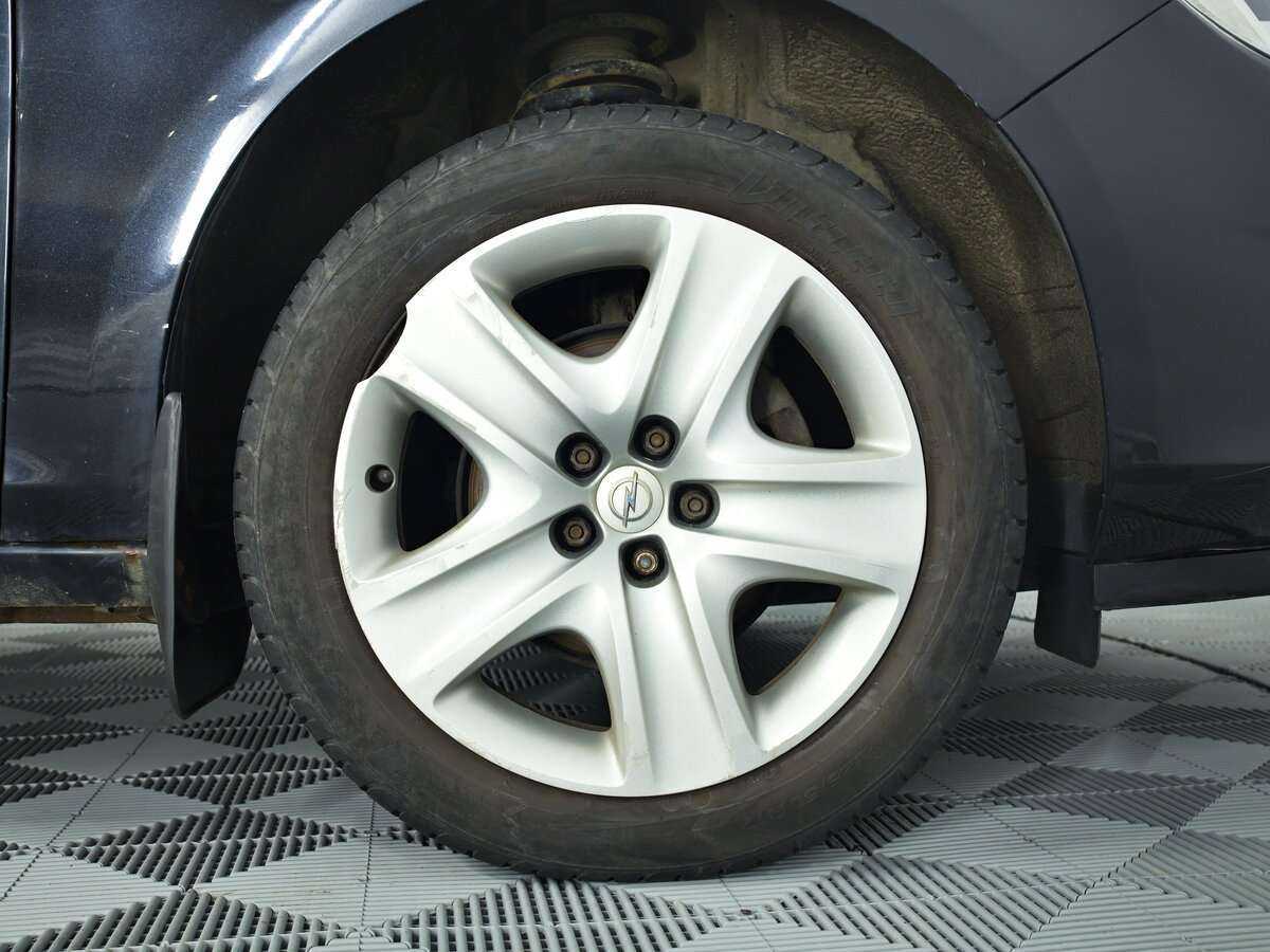 Opel Astra с пробегом — 2011 год. Фото: #11