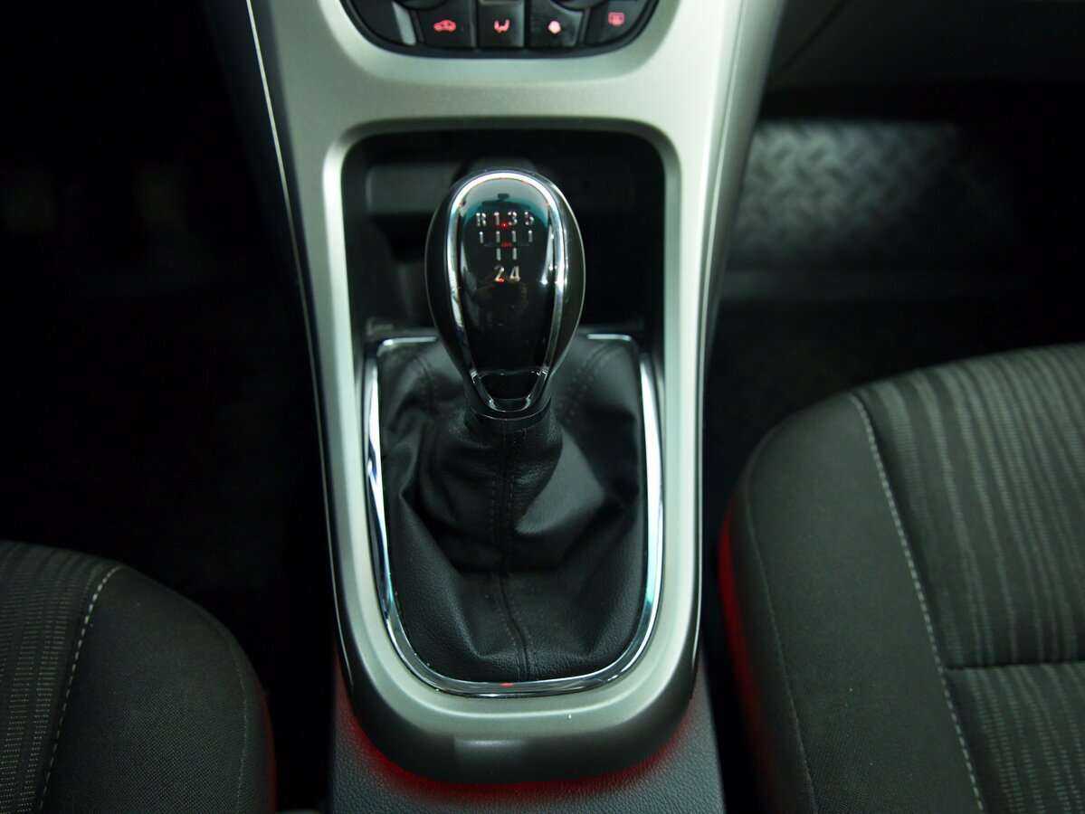 Opel Astra с пробегом — 2011 год. Фото: #13