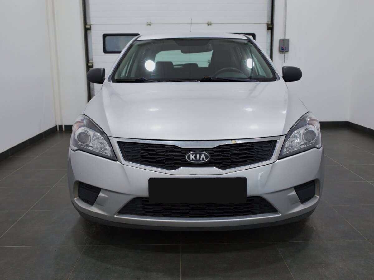 Kia Ceed с пробегом — 2011 год. Фото: #1