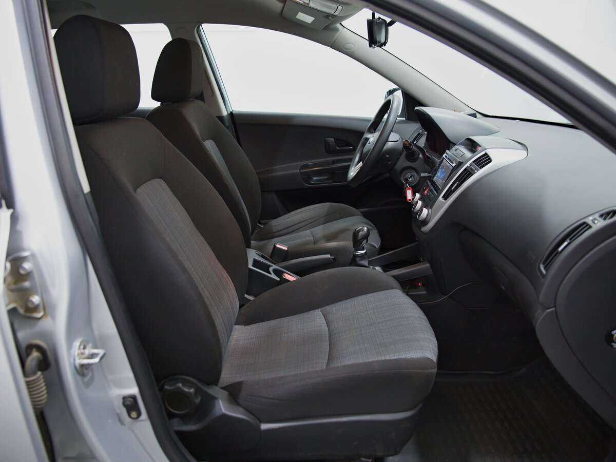 Kia Ceed с пробегом — 2011 год. Фото: #8