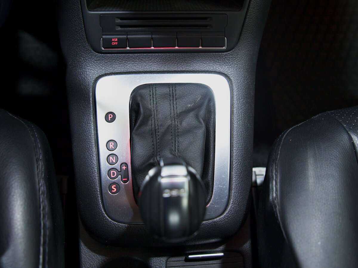 Volkswagen Golf Plus с пробегом — 2011 год. Фото: #12