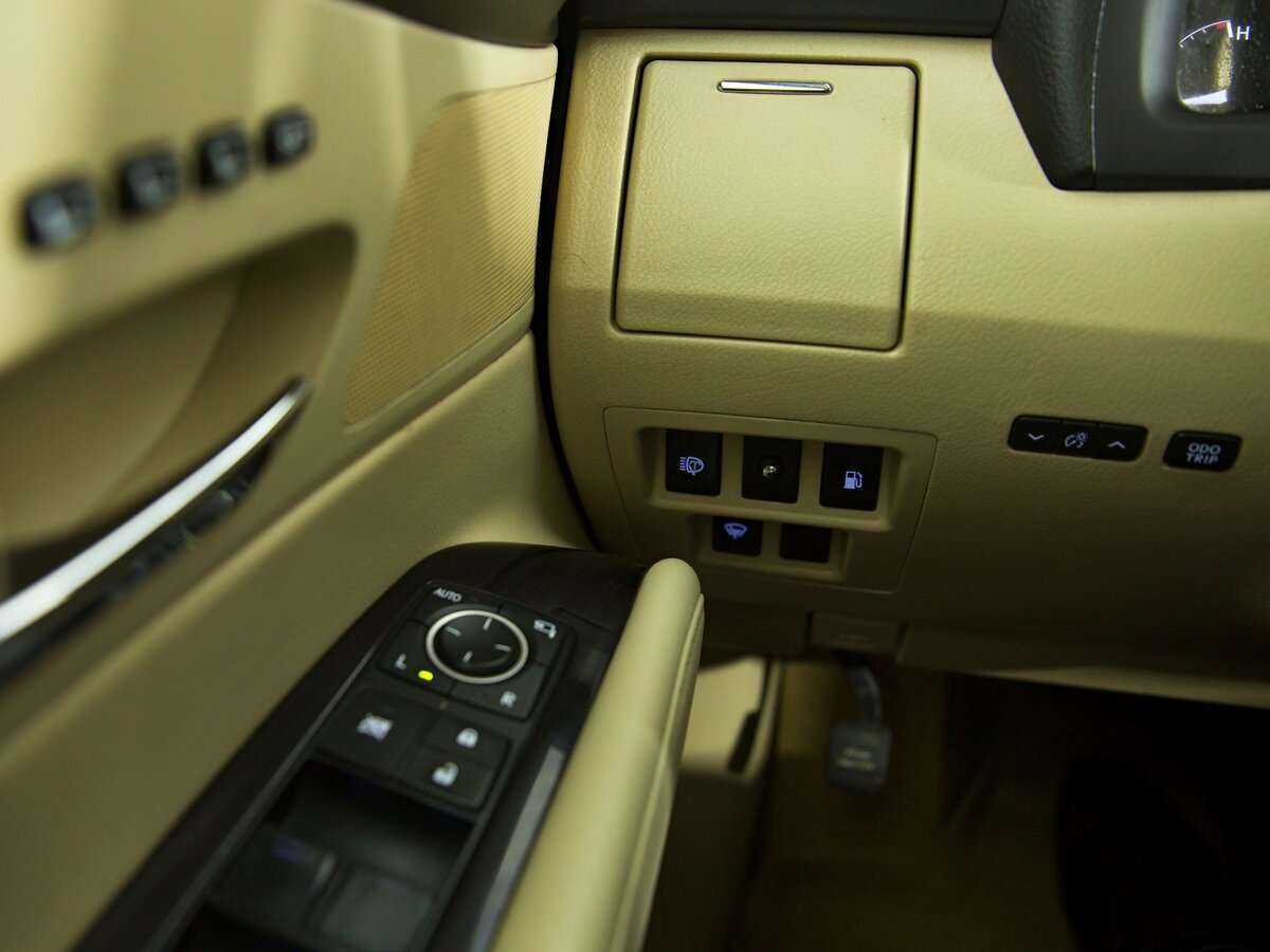 Lexus RX с пробегом — 2011 год. Фото: #12