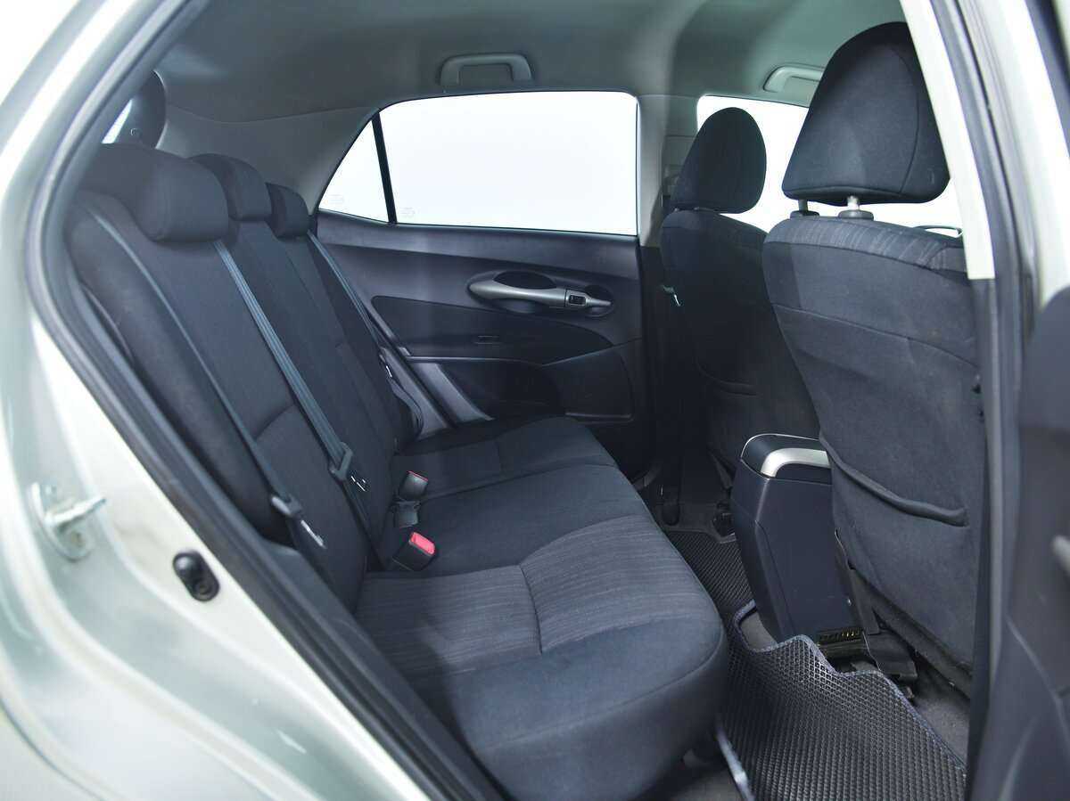 Toyota Auris с пробегом — 2008 год. Фото: #8