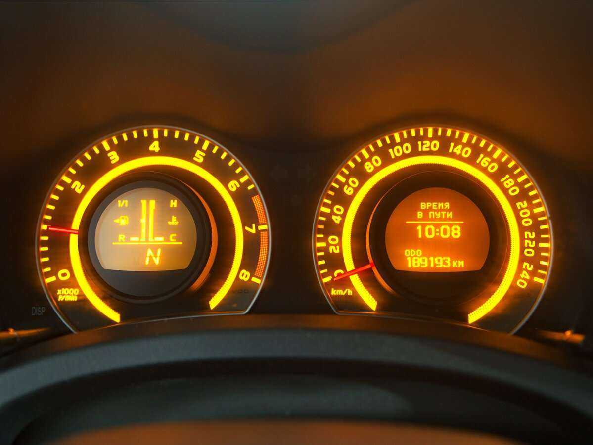 Toyota Auris с пробегом — 2008 год. Фото: #10