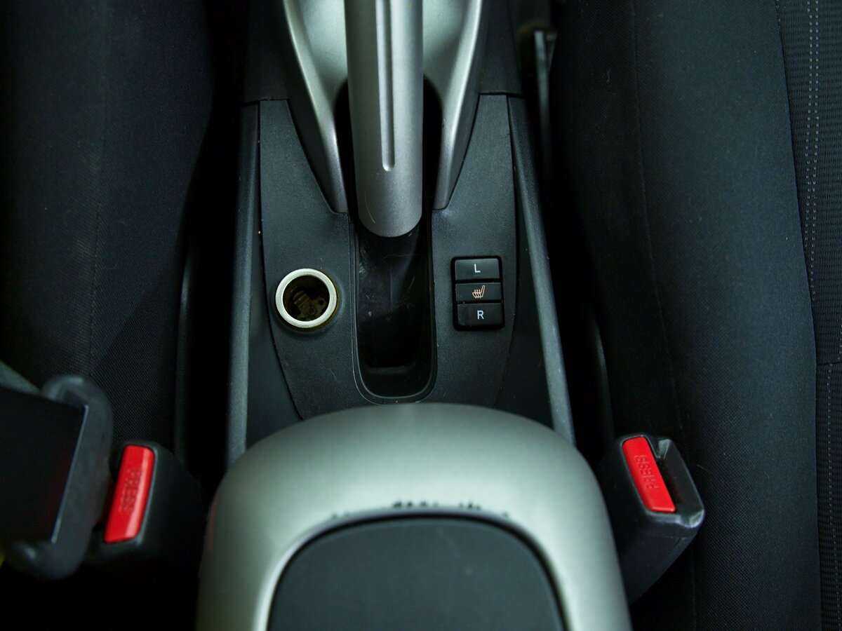 Toyota Auris с пробегом — 2008 год. Фото: #16