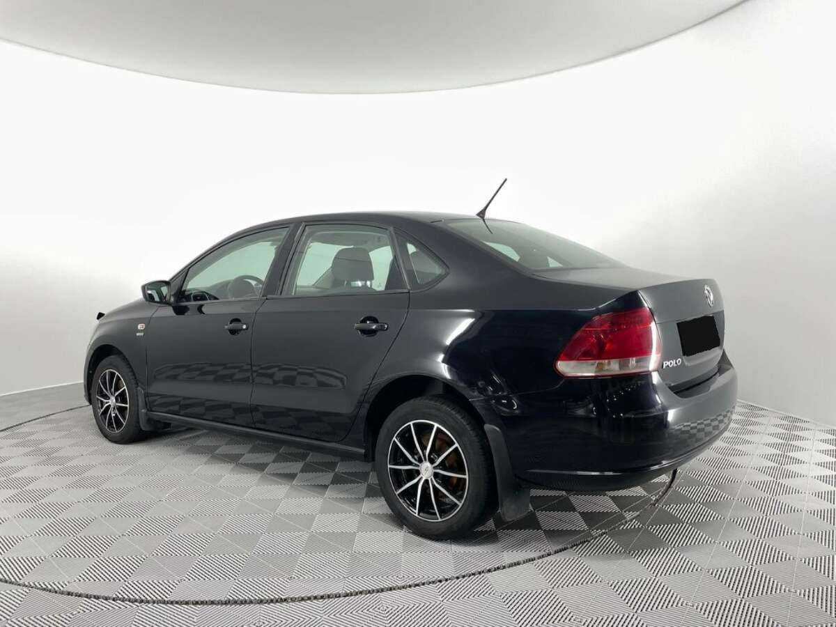 Volkswagen Polo с пробегом — 2013 год. Фото: #6