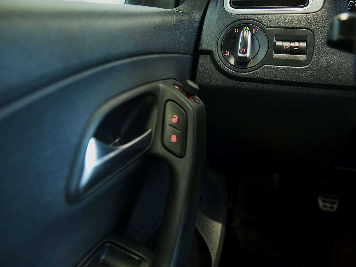 Volkswagen Polo с пробегом — 2016 год. Фото: #8