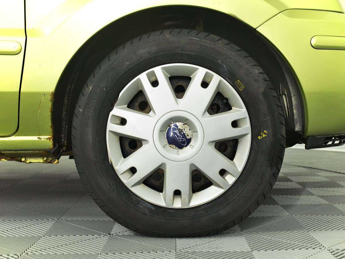 Ford Fusion с пробегом — 2005 год. Фото: #9