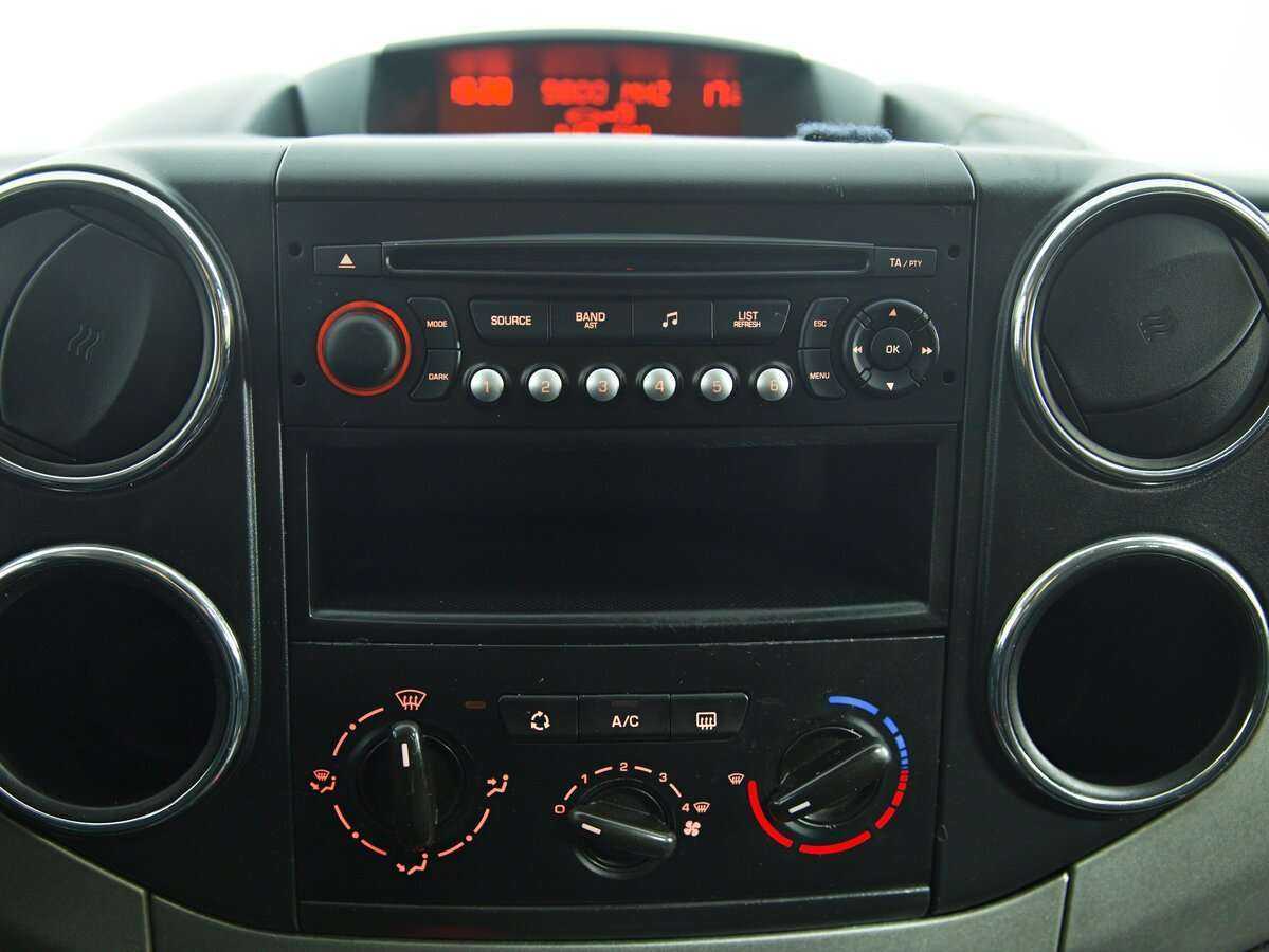 Peugeot Partner с пробегом — 2011 год. Фото: #10