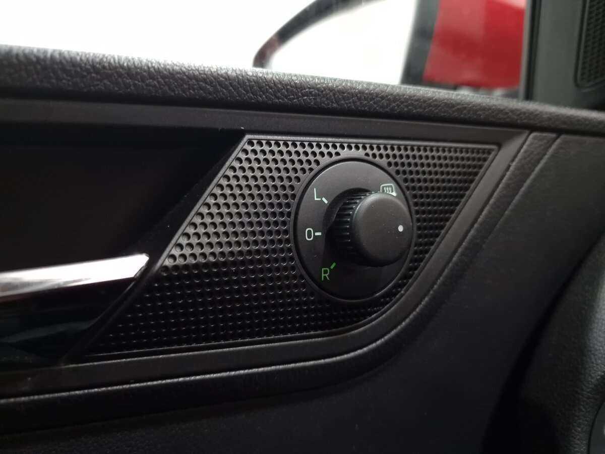 Skoda Rapid с пробегом — 2019 год. Фото: #10