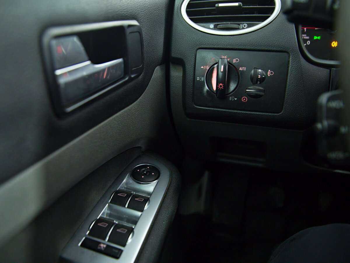 Ford Focus с пробегом — 2008 год. Фото: #13