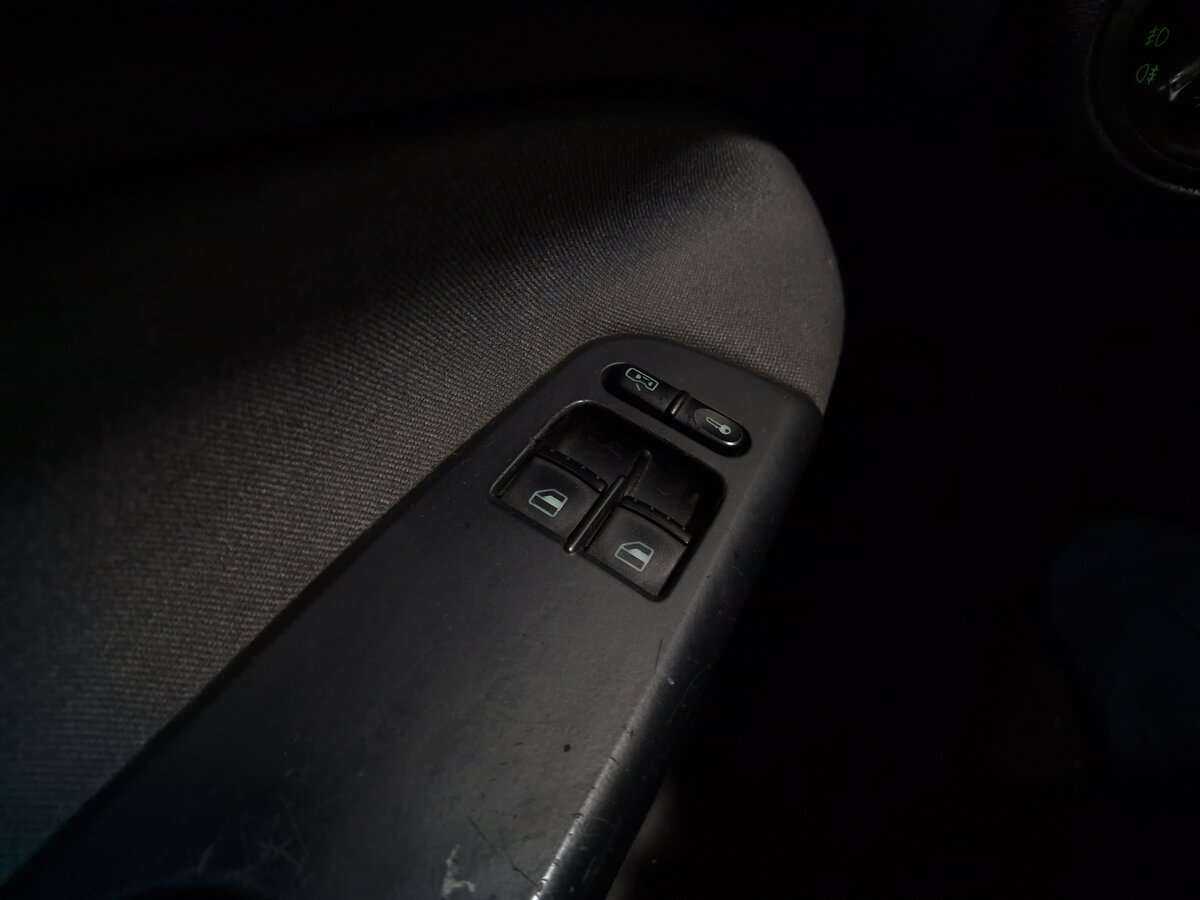 Skoda Octavia с пробегом — 2007 год. Фото: #9