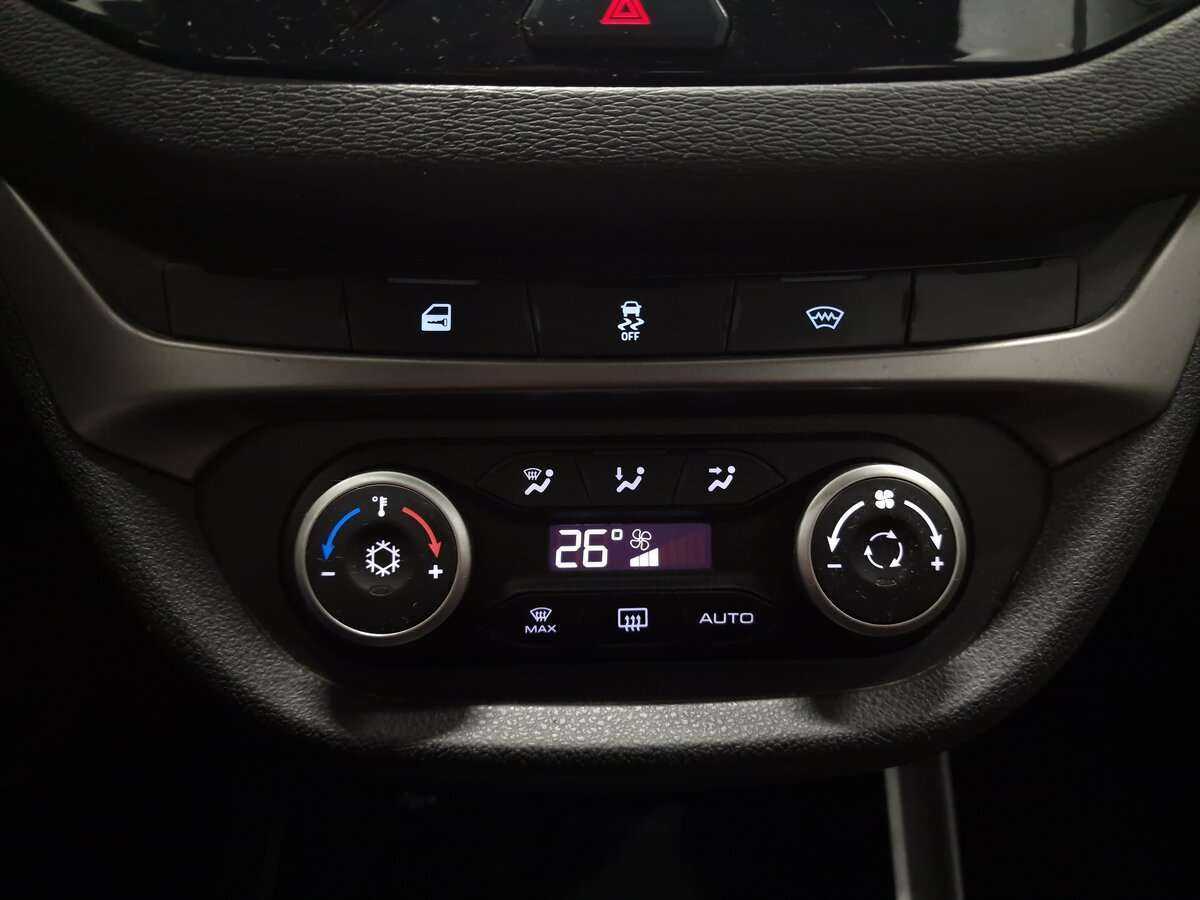 Lada (ВАЗ) Vesta с пробегом — 2018 год. Фото: #6